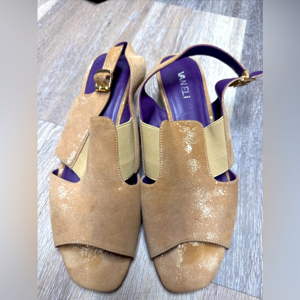 Van Eli Suede open toe wedge heel size buckle strap size 10M comfy sandal